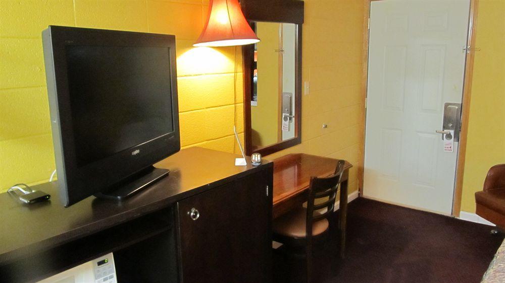 Guest House Motel Carthage Bagian luar foto